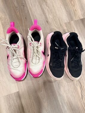 Girls Nike Sneakers Size 5